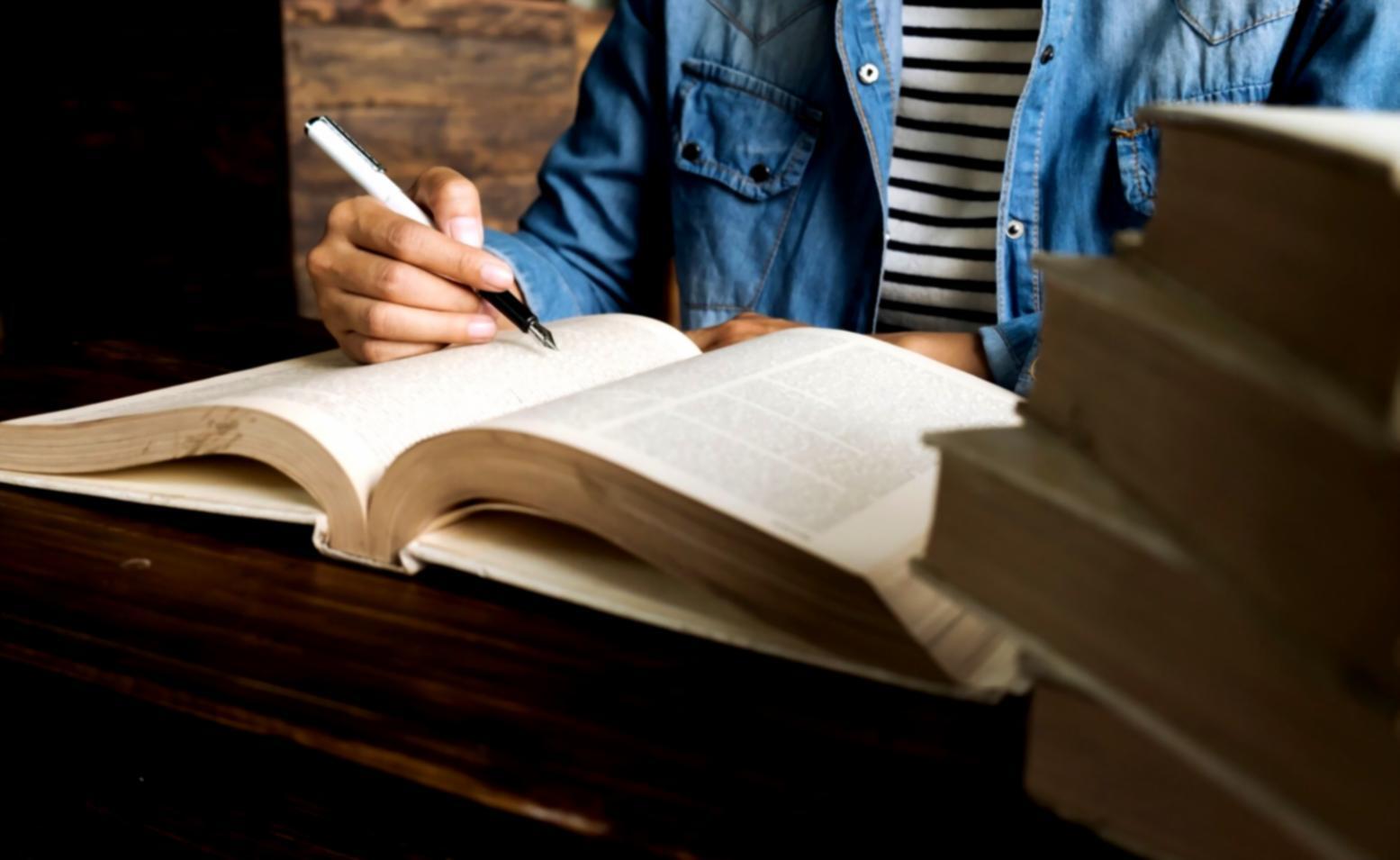 Консультация по финансовой реструктуризации в офисе Tritexon Gala